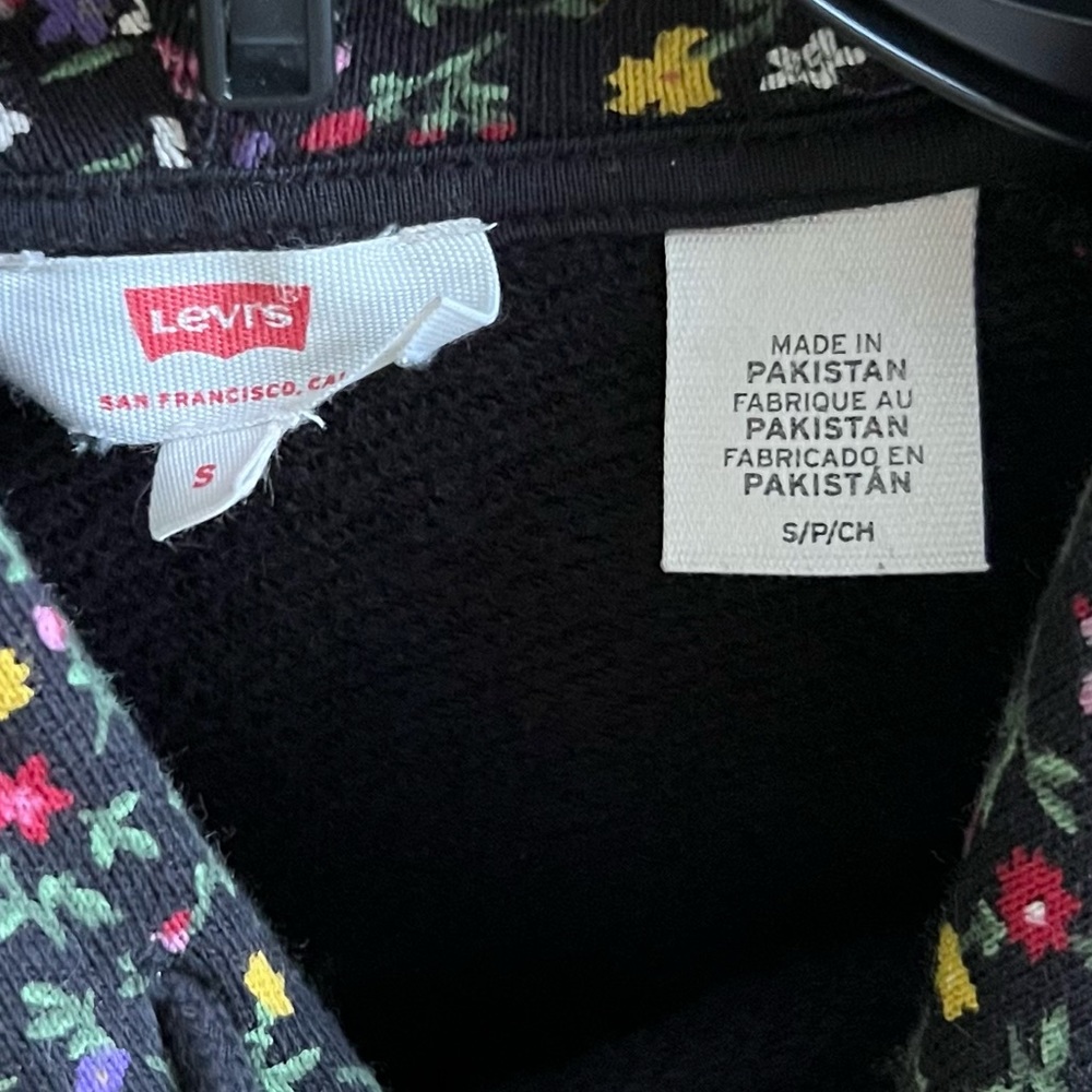 NWOT Levi's Hoodie - Picture 7 of 7